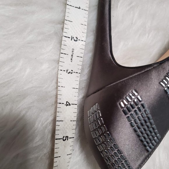Antonio Melani Gray Satin with Metallic Silver Embossed Detailing Heels, 8.5 - Picture 10 of 10